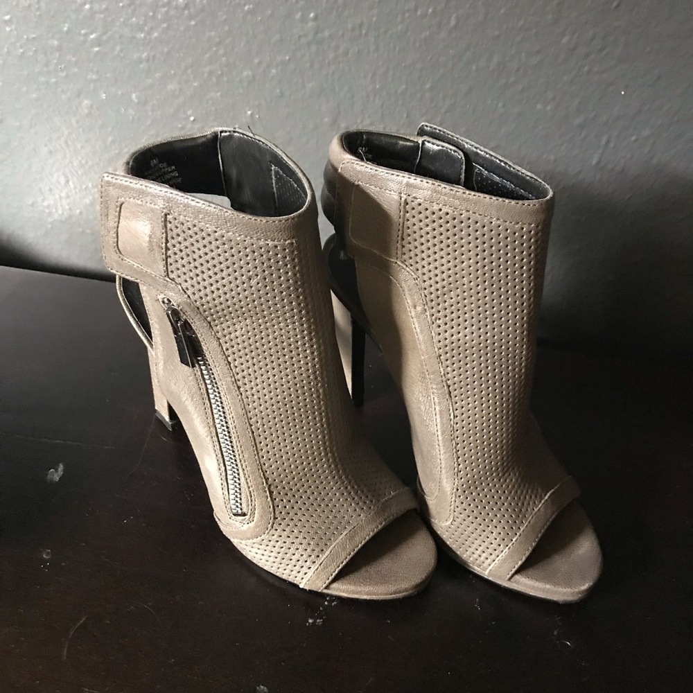 NineWest Tiptoe Shoetie